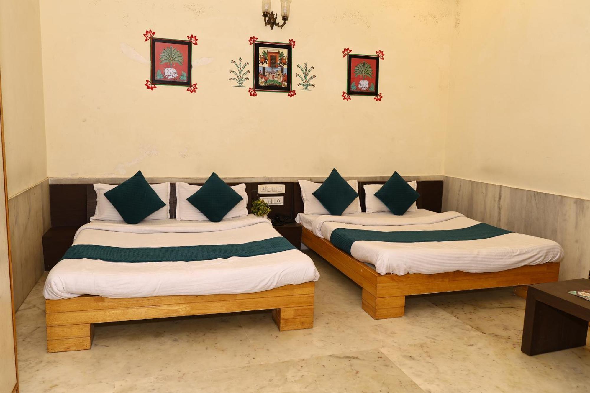 Hotel Suncity By Sharnam Nāthdwāra Esterno foto