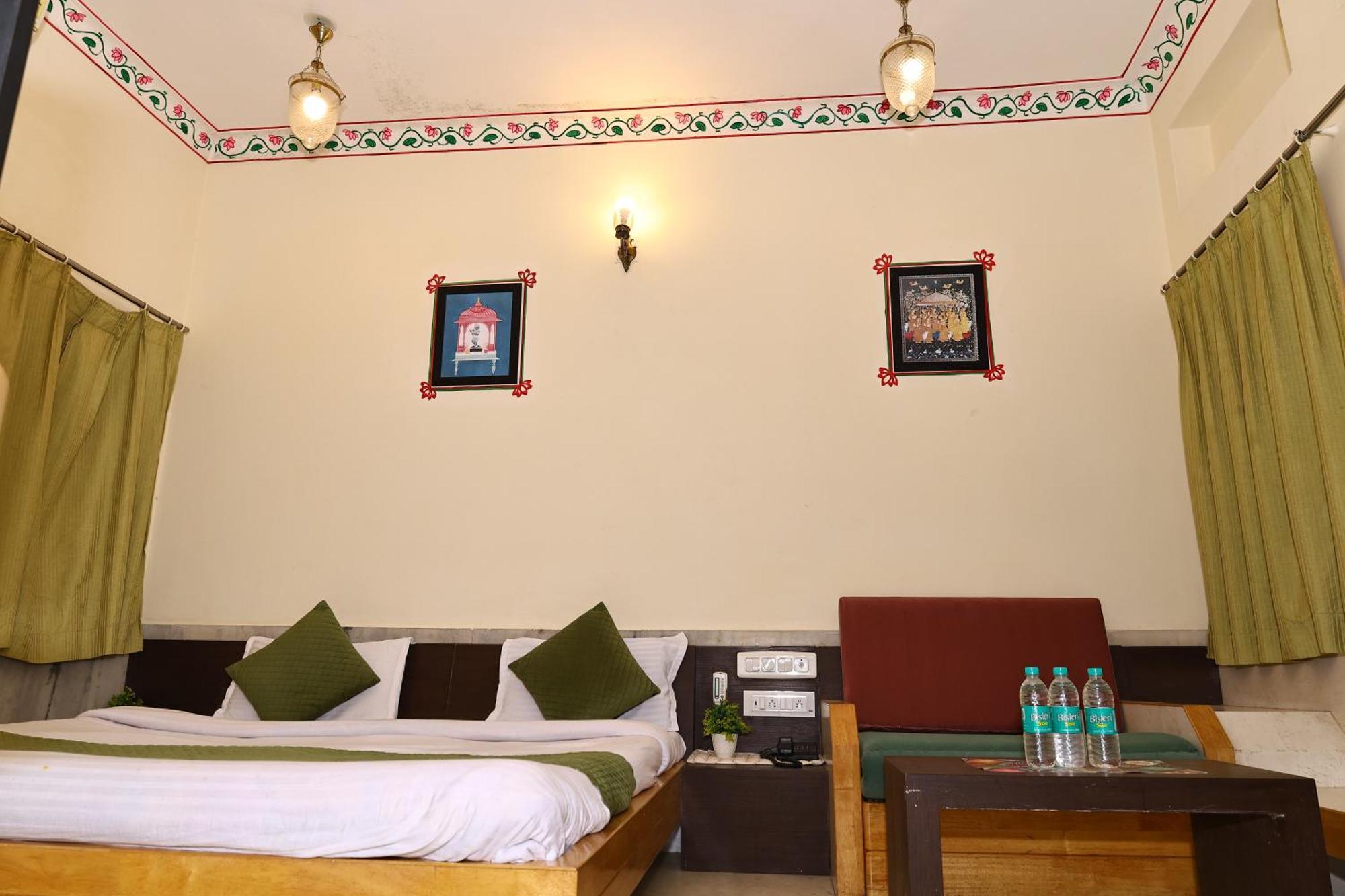 Hotel Suncity By Sharnam Nāthdwāra Esterno foto