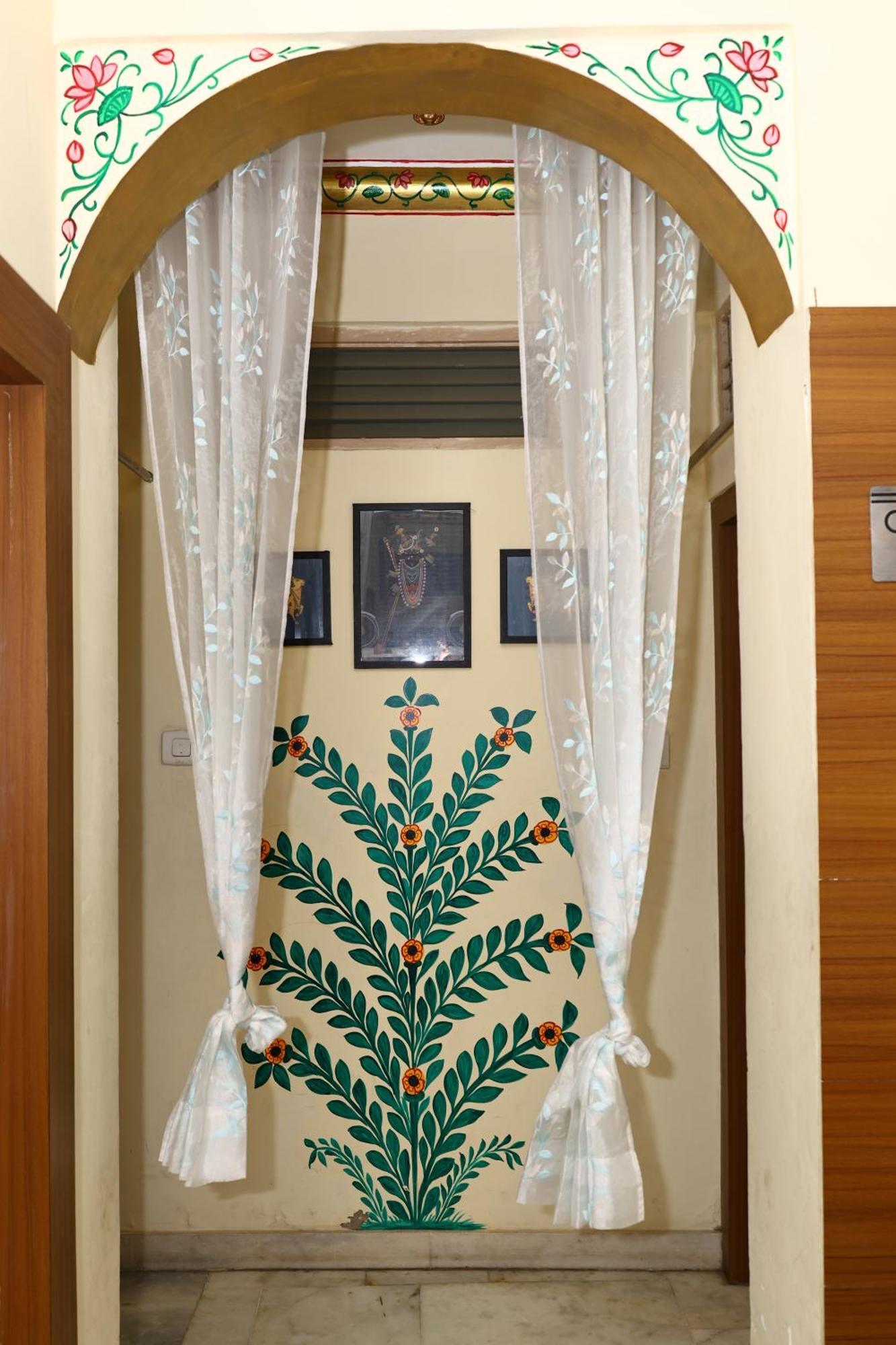 Hotel Suncity By Sharnam Nāthdwāra Esterno foto
